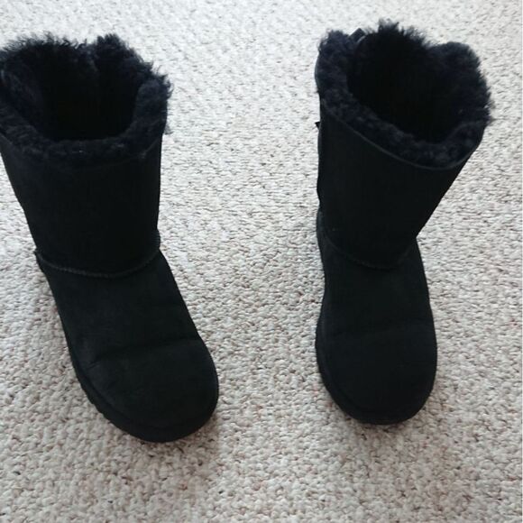 UGG SHORT BAILEY BOW II 2.0 BLACK WATER-RESISTANT SUEDE BOOTS size 5.5 - Picture 9 of 11